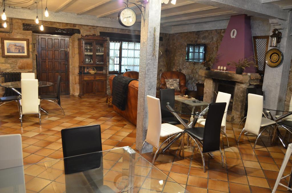 Posada Real La Montanesa Corrales De Buelna Exterior foto
